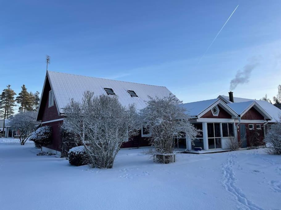 Вилла Familjevaenligt Hus Naera Isaberg! Hestra Экстерьер фото
